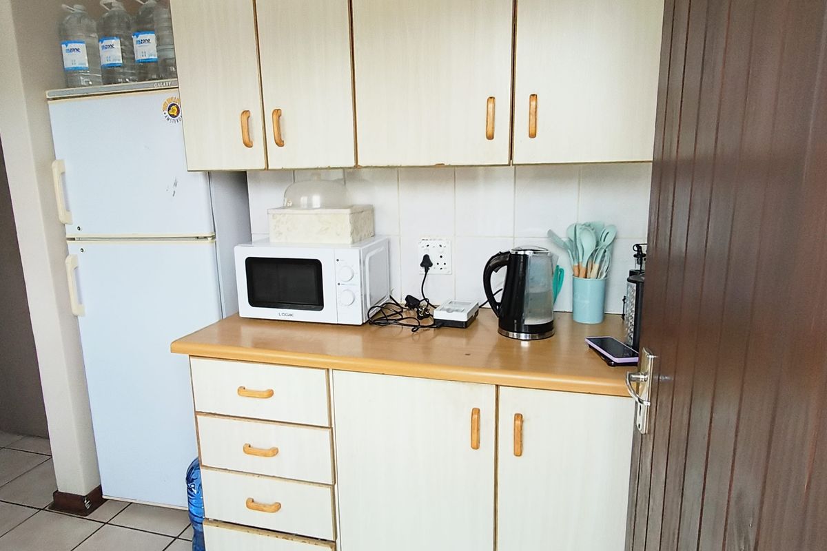 Two Bedroom apartment for Sale a perfect Investment opportunity, situated on the first floor - Photo 5