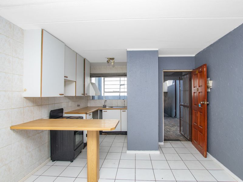 Attractive Ground Floor Apartment in Ille De Capri Complex. - Photo 6