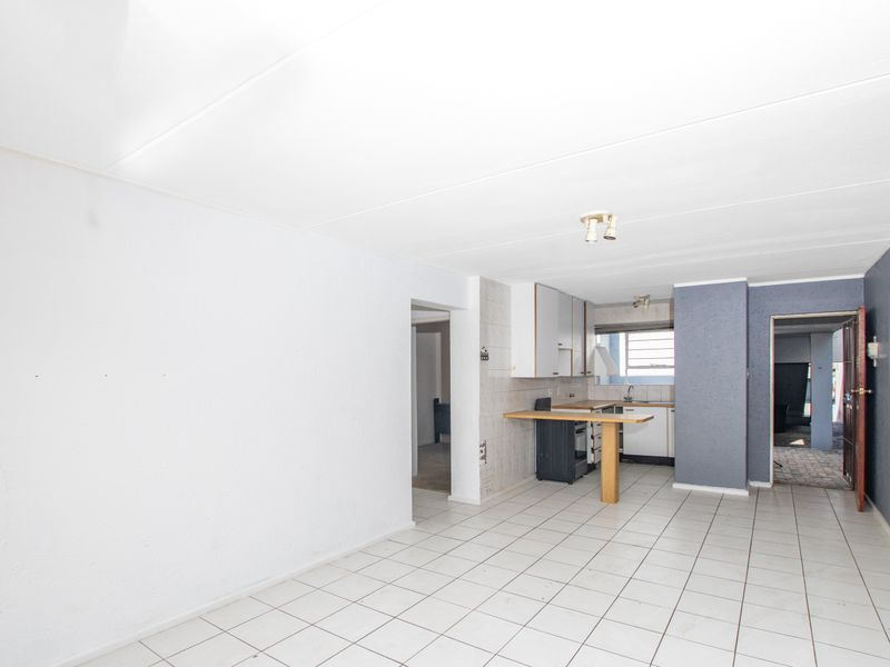 Attractive Ground Floor Apartment in Ille De Capri Complex. - Photo 5