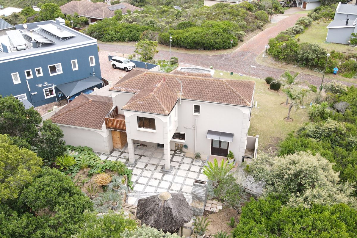 Four Bedroom House In Cola Beach- Walking Distance to the Beach - Photo 2