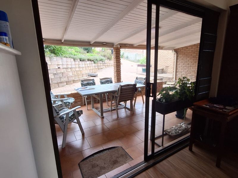 Lock up and go Cottage - Photo 8