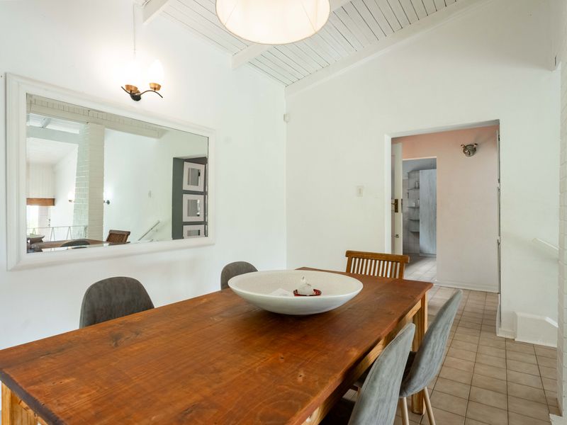 Old school style with a modern twist. - Photo 3