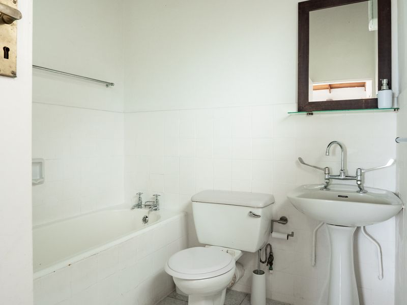 Old school style with a modern twist. - Photo 10