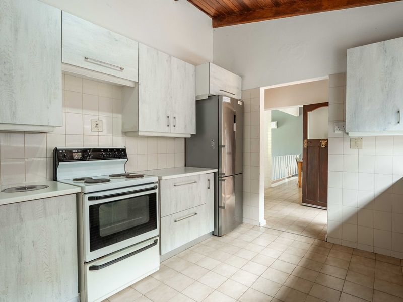 Old school style with a modern twist. - Photo 5