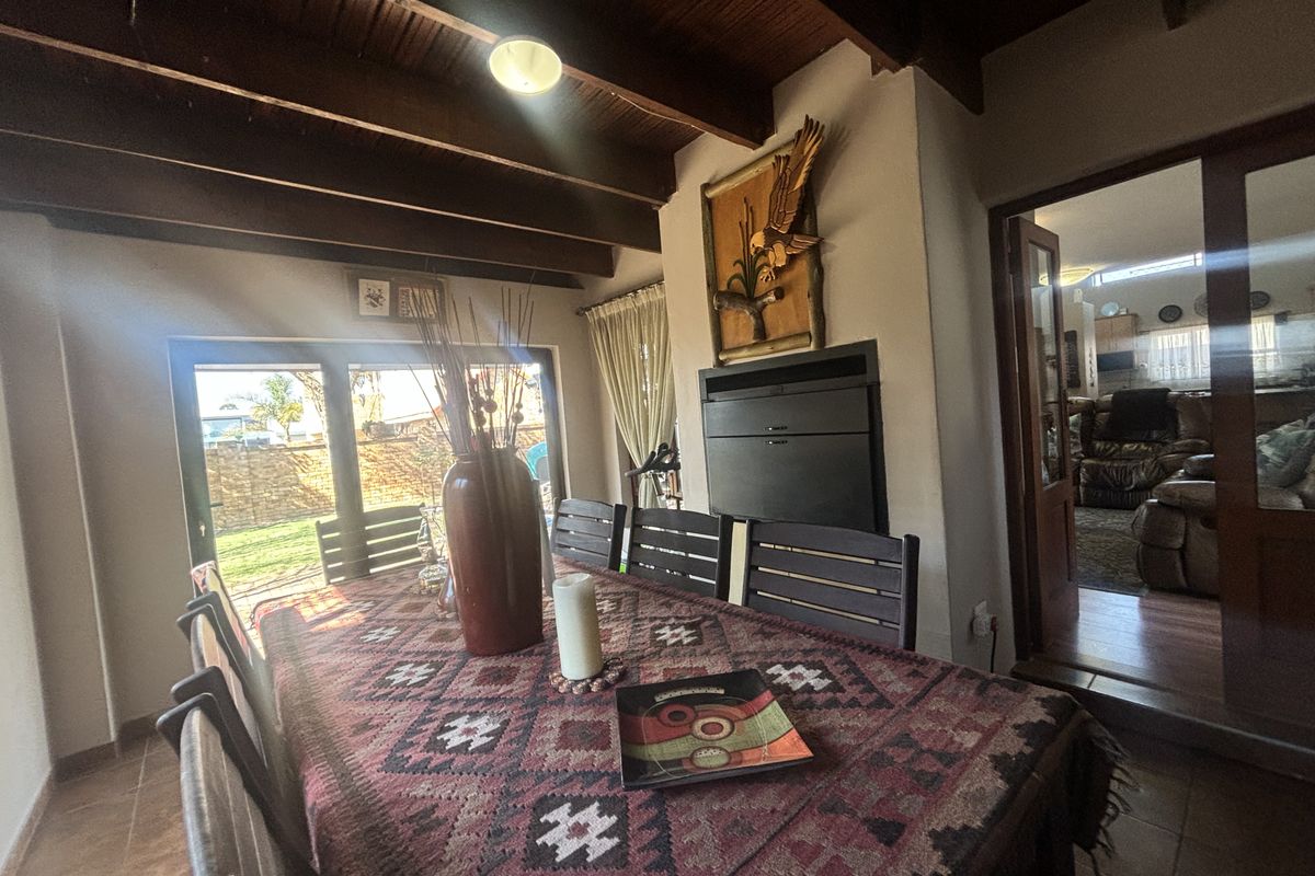 Magnificent Home in a Loved Complex - Photo 5