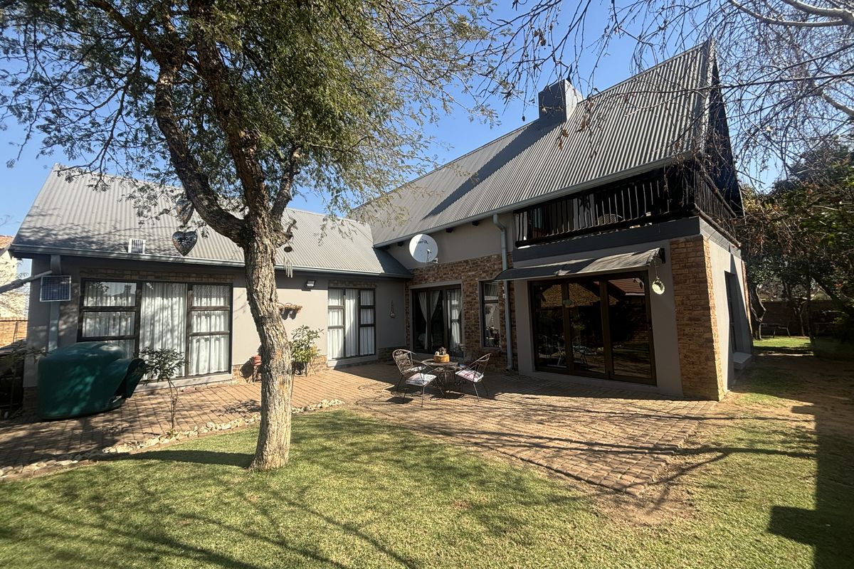 Magnificent Home in a Loved Complex - Photo 2