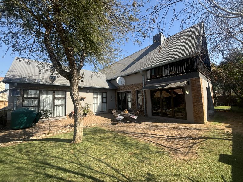 Magnificent Home in a Loved Complex - Photo 2