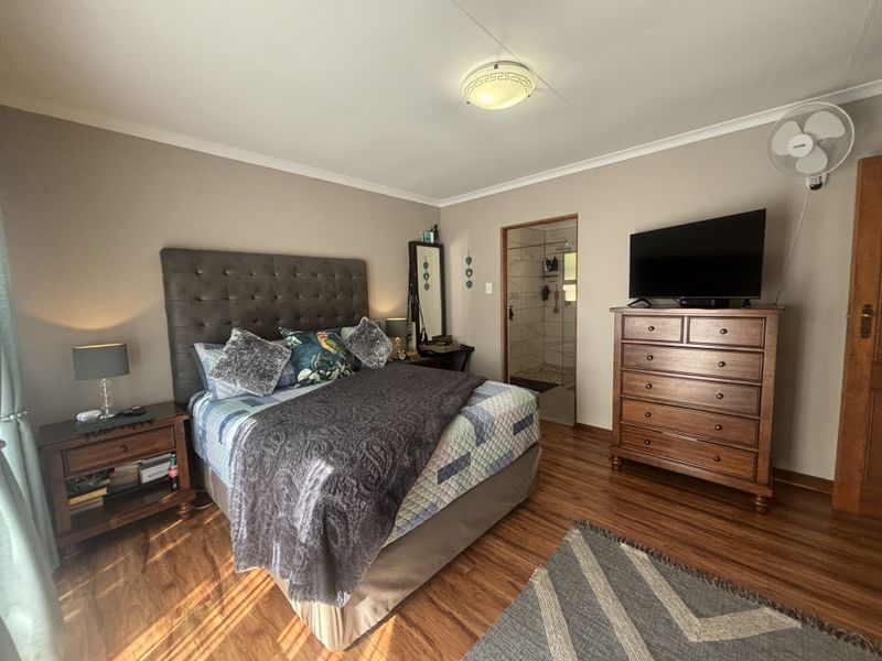 Magnificent Home in a Loved Complex - Photo 10