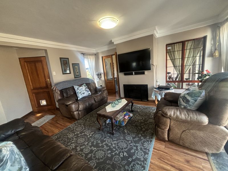 Magnificent Home in a Loved Complex - Photo 7