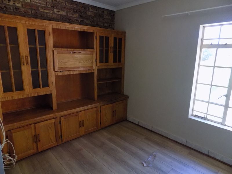 Large family home for sale - Photo 9