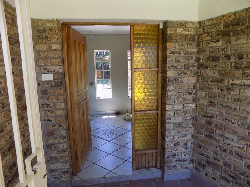 Large family home for sale - Photo 3