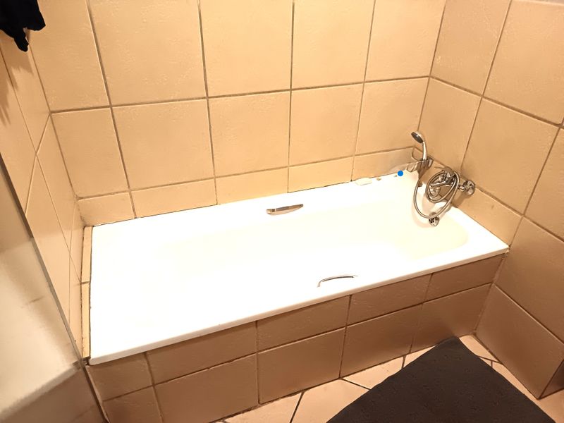 Secure & Spacious 2-Bedroom Apartment in Brakpan North - Photo 9