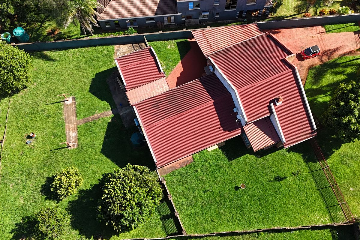 Modern 5-Bedroom Home for Sale in Louis Trichardt - Photo 4