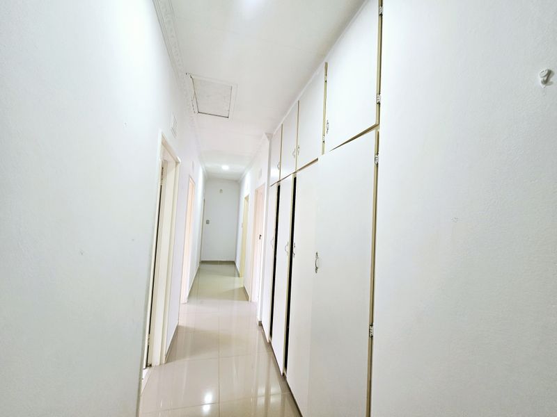 Modern 5-Bedroom Home for Sale in Louis Trichardt - Photo 9