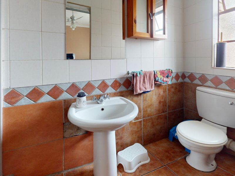 Spacious 1 bedroom apartment—perfect for first-time buyers or investors - Photo 5