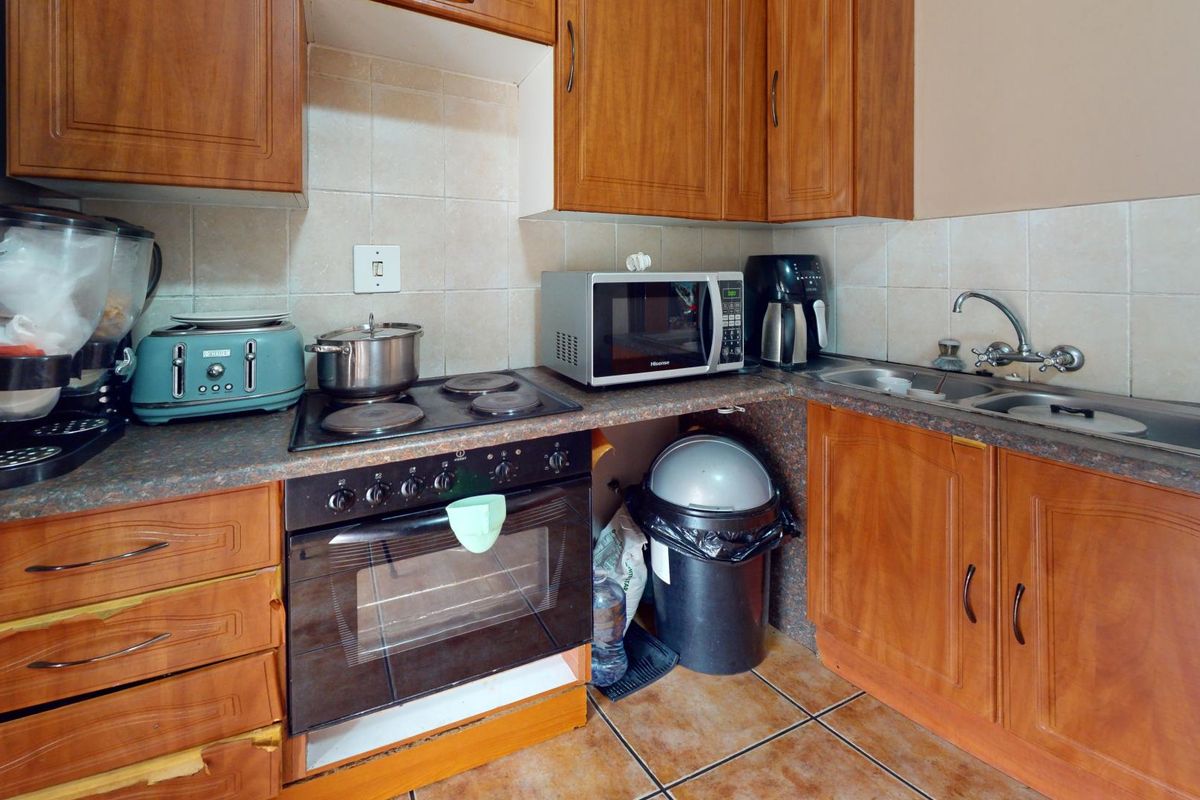 Spacious 1 bedroom apartment—perfect for first-time buyers or investors - Photo 2