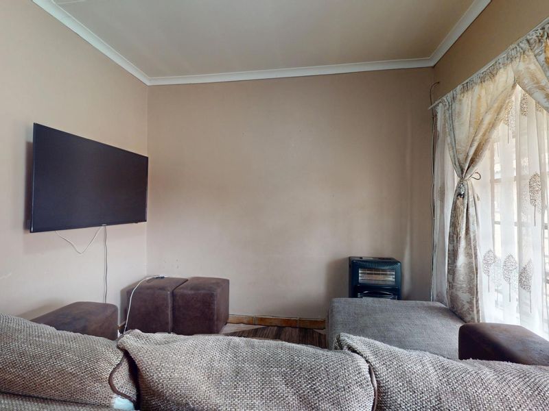 Spacious 1 bedroom apartment—perfect for first-time buyers or investors - Photo 8