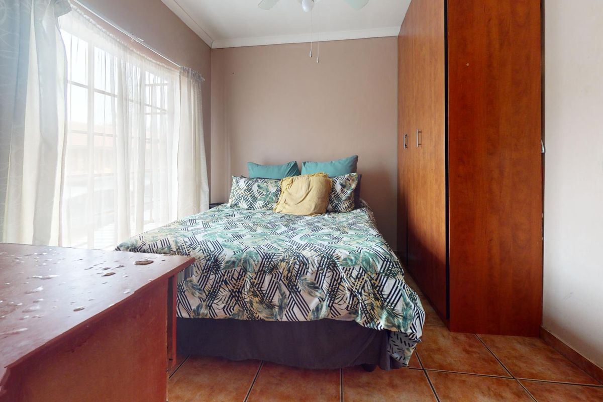 Spacious 1 bedroom apartment—perfect for first-time buyers or investors - Photo 3
