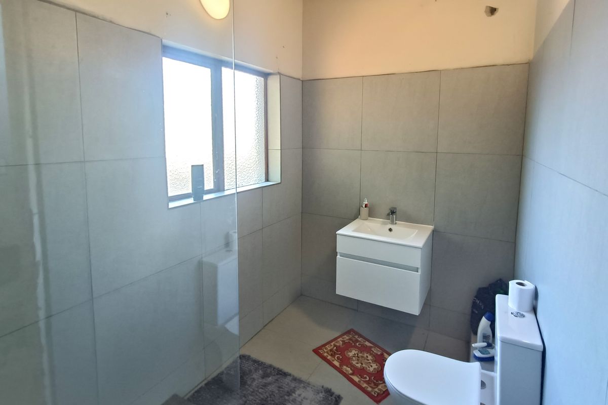 Charming Two-Bedroom Duet - Ideal for a Sigle Professional or Young Couple - Photo 4