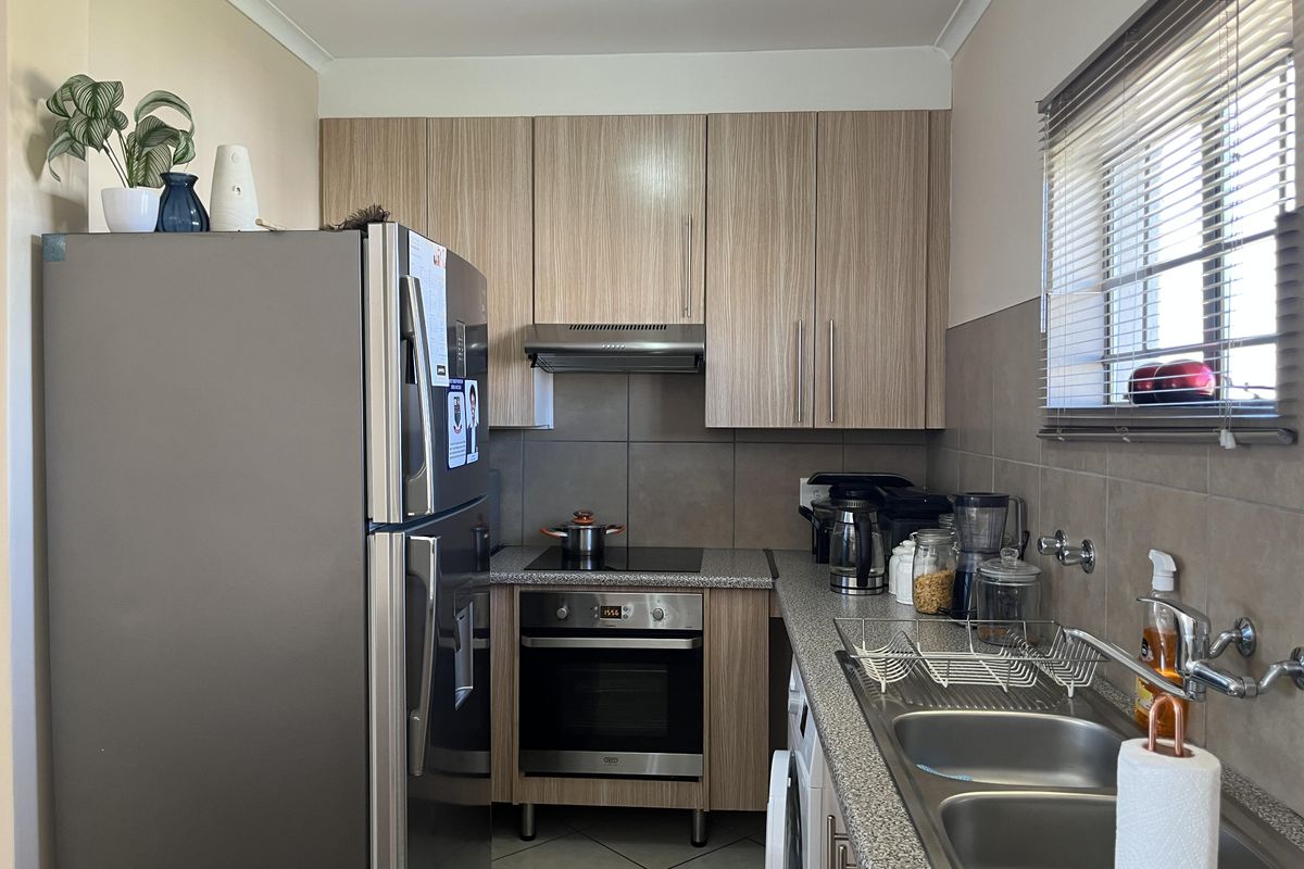 A magnificent opportunity for new home owners and investors. - Photo 3