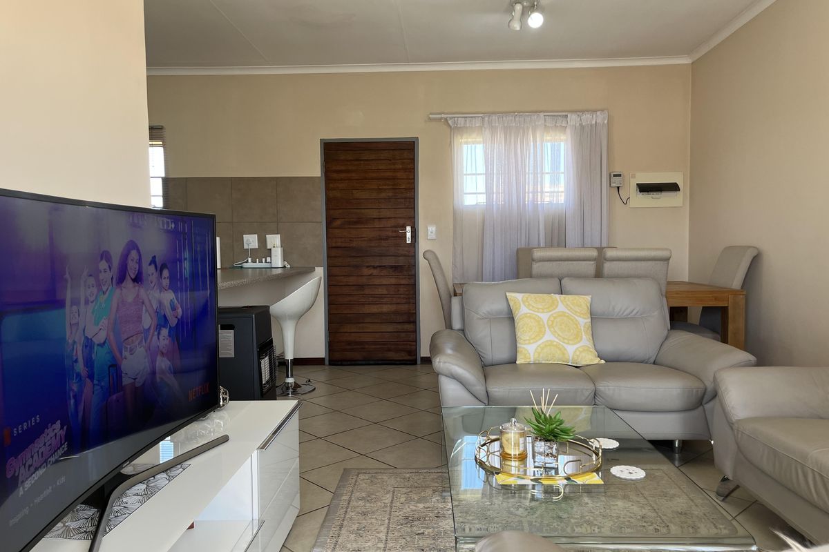 A magnificent opportunity for new home owners and investors. - Photo 2