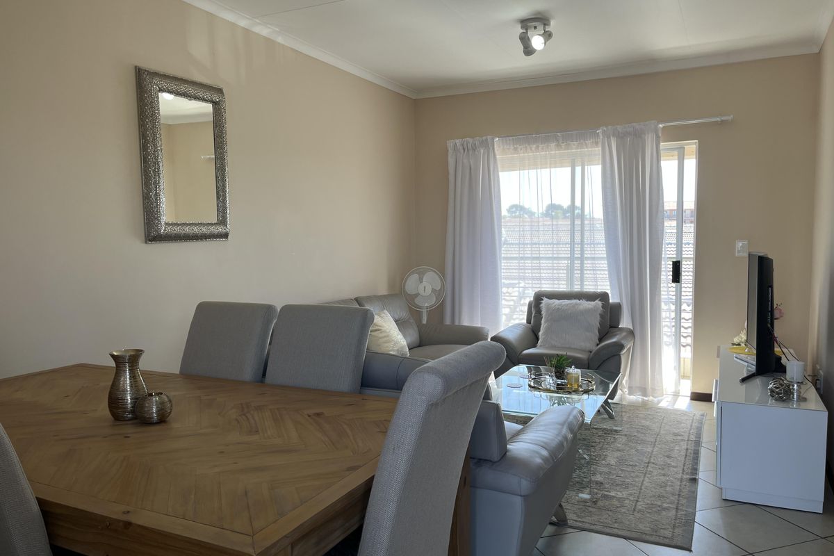 A magnificent opportunity for new home owners and investors. - Photo 5