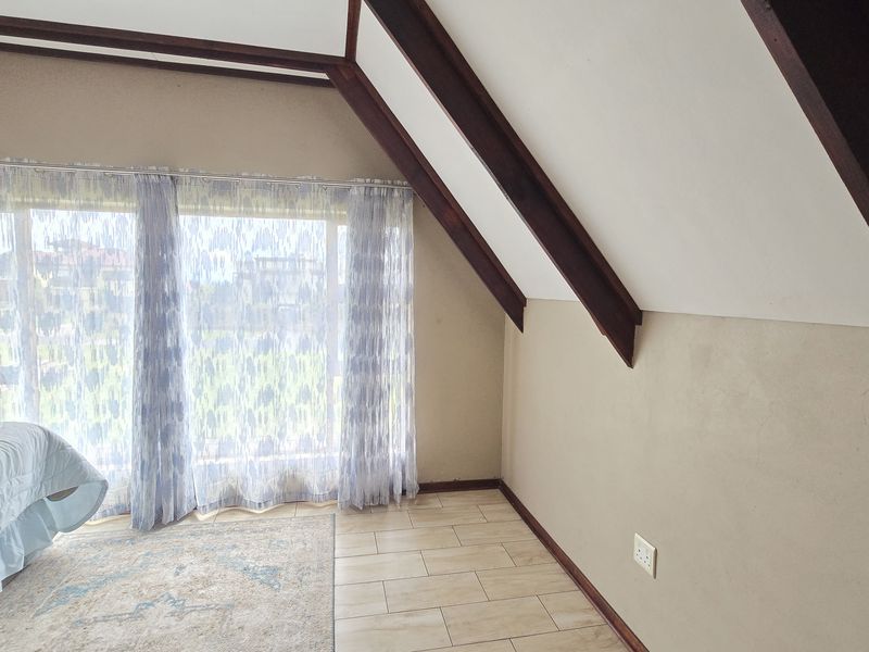 Luxury Modern 4-Bedroom Home in a Secure Estate - Photo 10