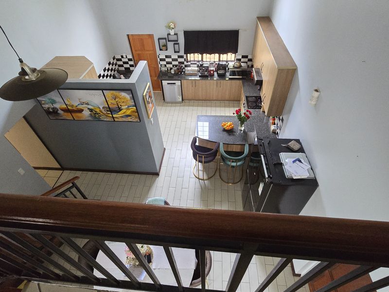 Luxury Modern 4-Bedroom Home in a Secure Estate - Photo 7