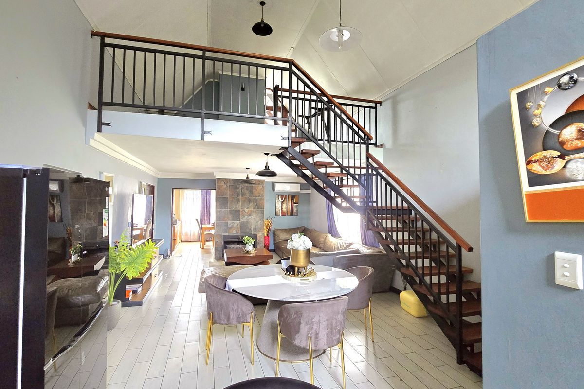 Luxury Modern 4-Bedroom Home in a Secure Estate - Photo 3