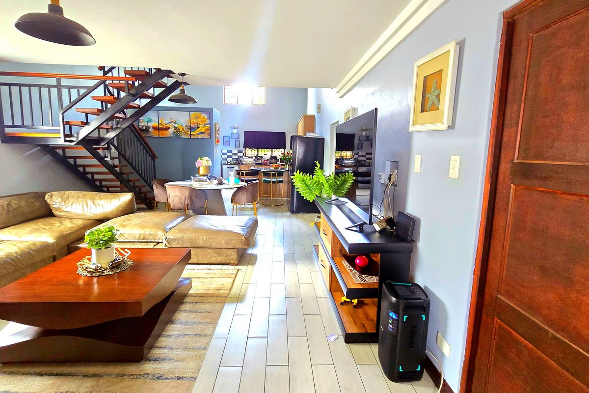 Luxury Modern 4-Bedroom Home in a Secure Estate - Photo 4