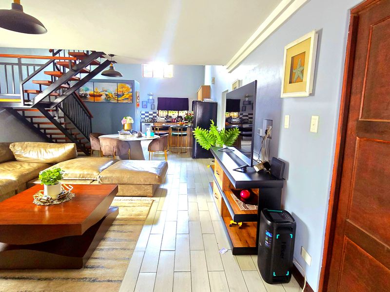 Luxury Modern 4-Bedroom Home in a Secure Estate - Photo 4