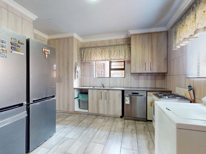 Endless Possibilities! Investors Dream Property with Multiple Income potential Opportunities! - Photo 6