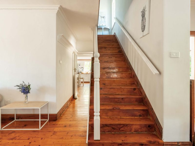 Large Townhouse with Solidwood Floors - Photo 4