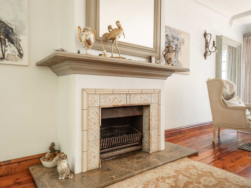 Large Townhouse with Solidwood Floors - Photo 3