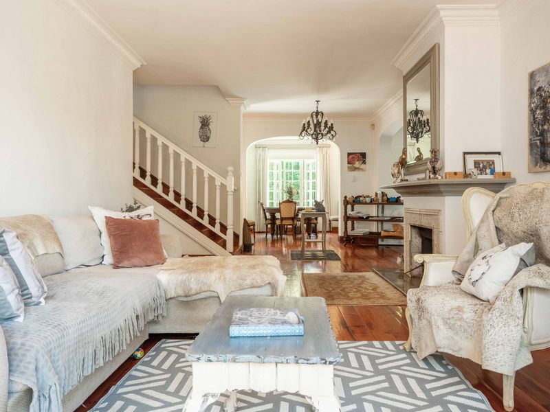 Large Townhouse with Solidwood Floors - Photo 7