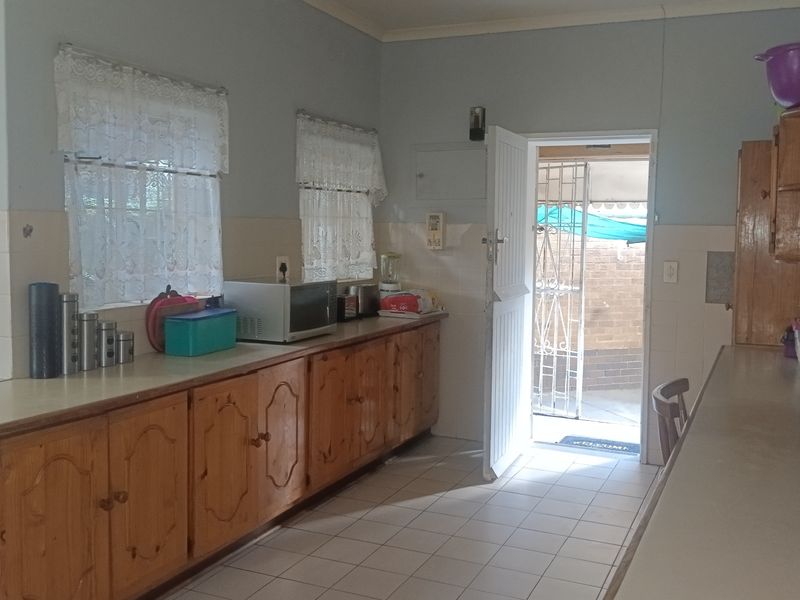 Huge Family Home in Quiet Position - Photo 2