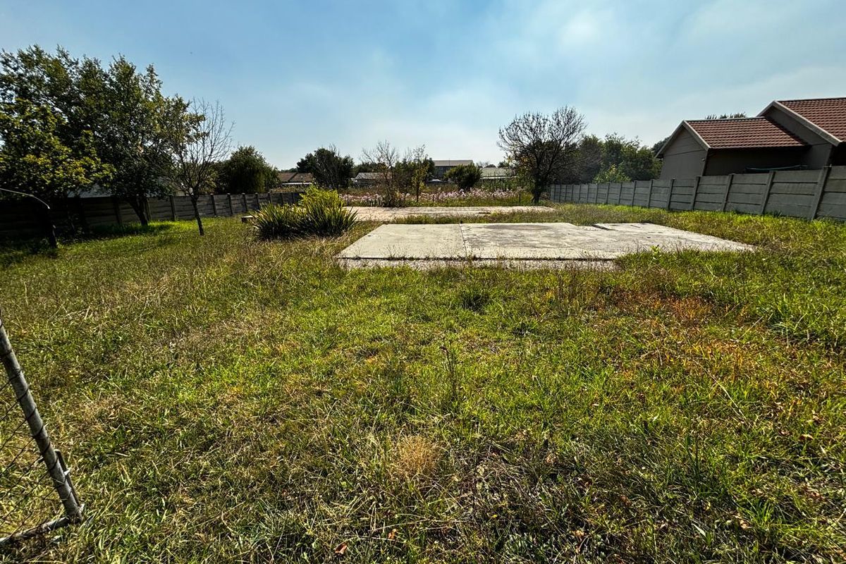 Vacant land in a Good area! near Kruinpark - Photo 2