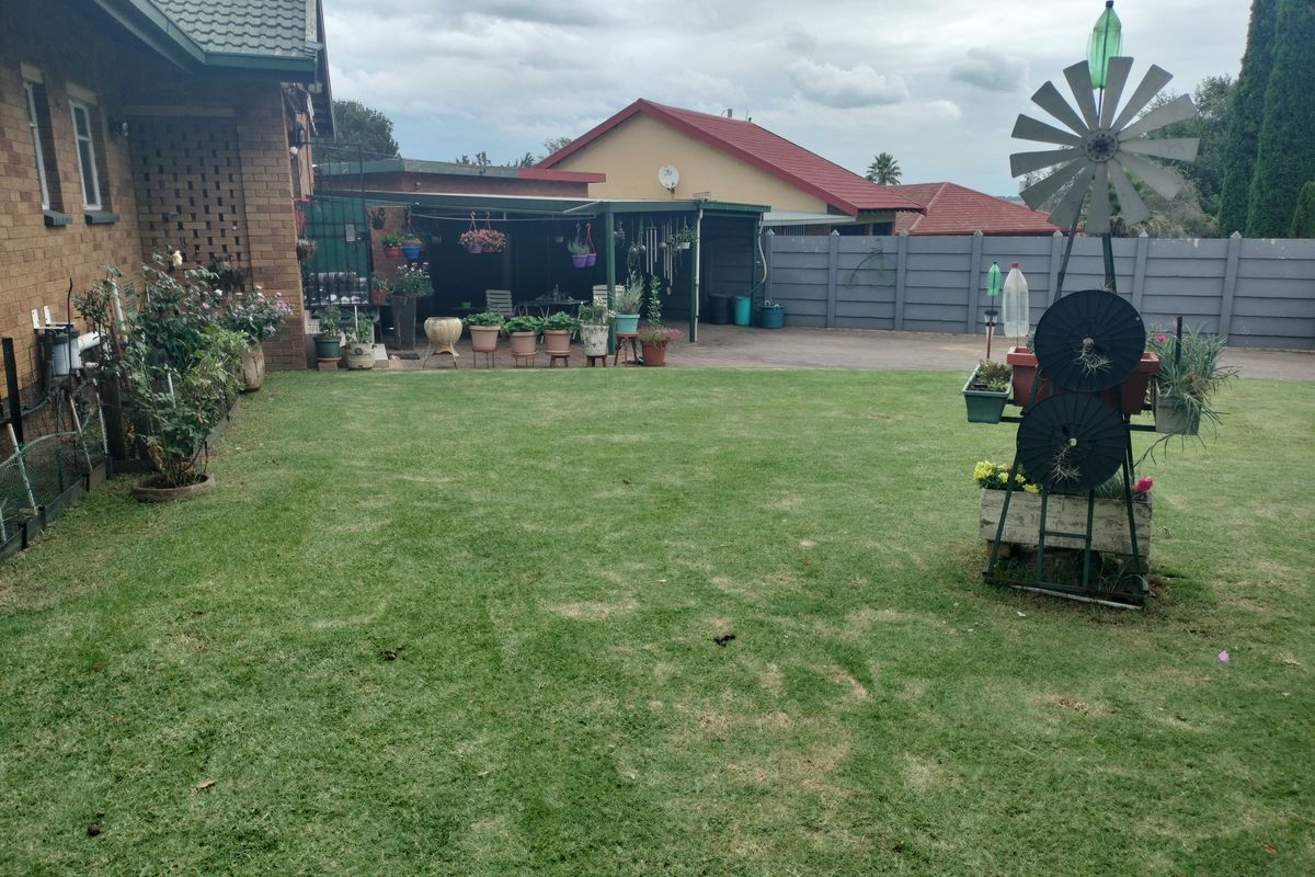 Perfect Family Home or Investment Opportunity - Photo 3