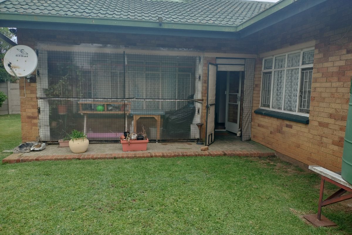 Perfect Family Home or Investment Opportunity - Photo 2