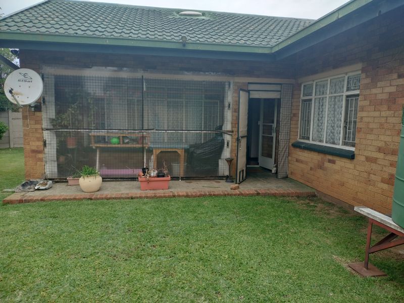 Perfect Family Home or Investment Opportunity - Photo 2
