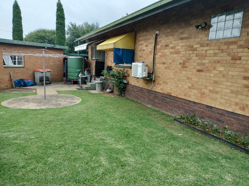 Perfect Family Home or Investment Opportunity - Photo 5