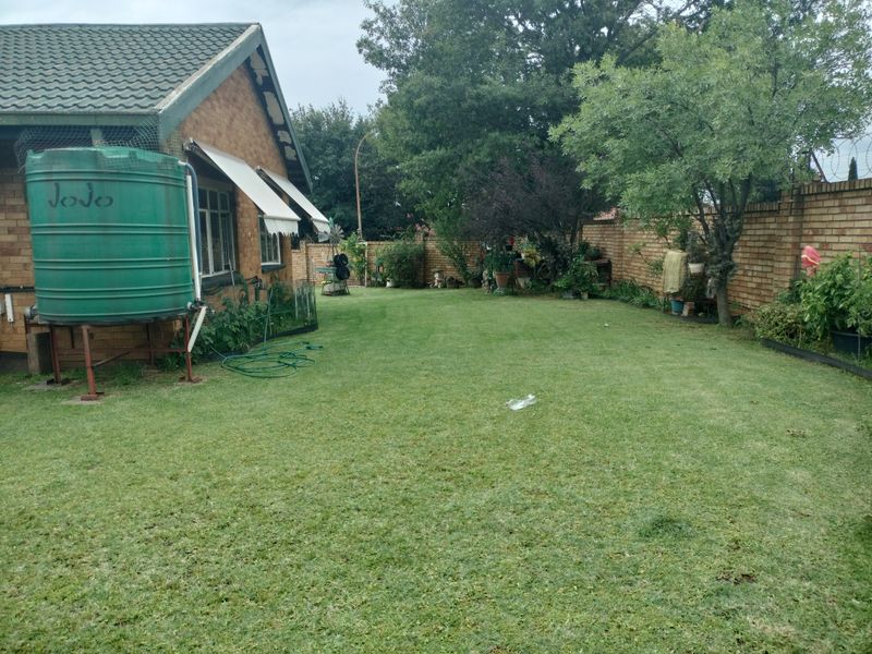 Perfect Family Home or Investment Opportunity - Photo 4