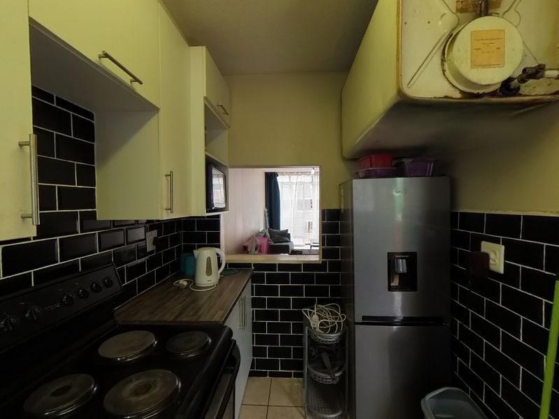 🏡 Discover Your Dream Home in Sunnyside, Pretoria! - Photo 8