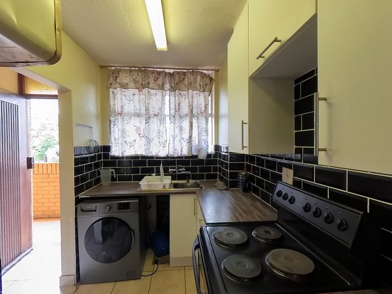 🏡 Discover Your Dream Home in Sunnyside, Pretoria! - Photo 7