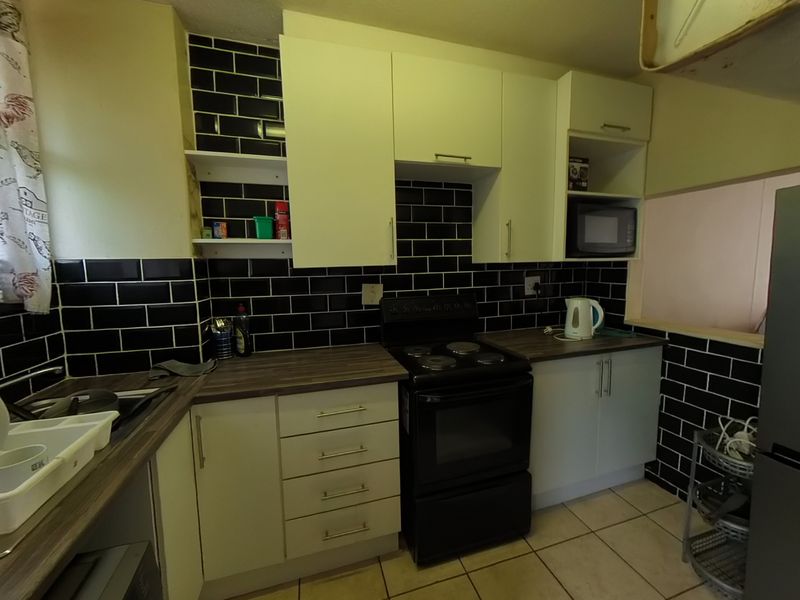 🏡 Discover Your Dream Home in Sunnyside, Pretoria! - Photo 6