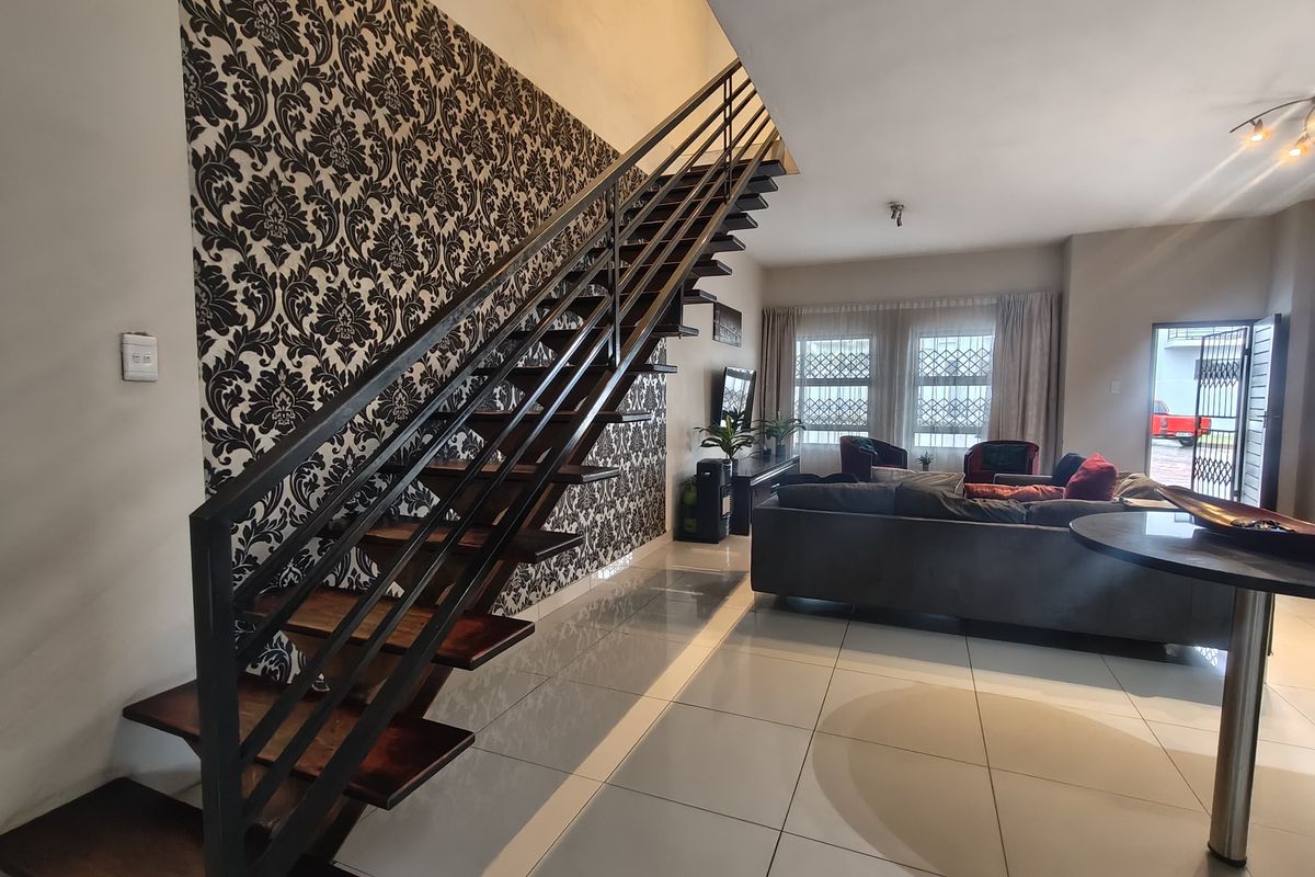 Spacious, Stylish, and Ready for You! - Photo 3
