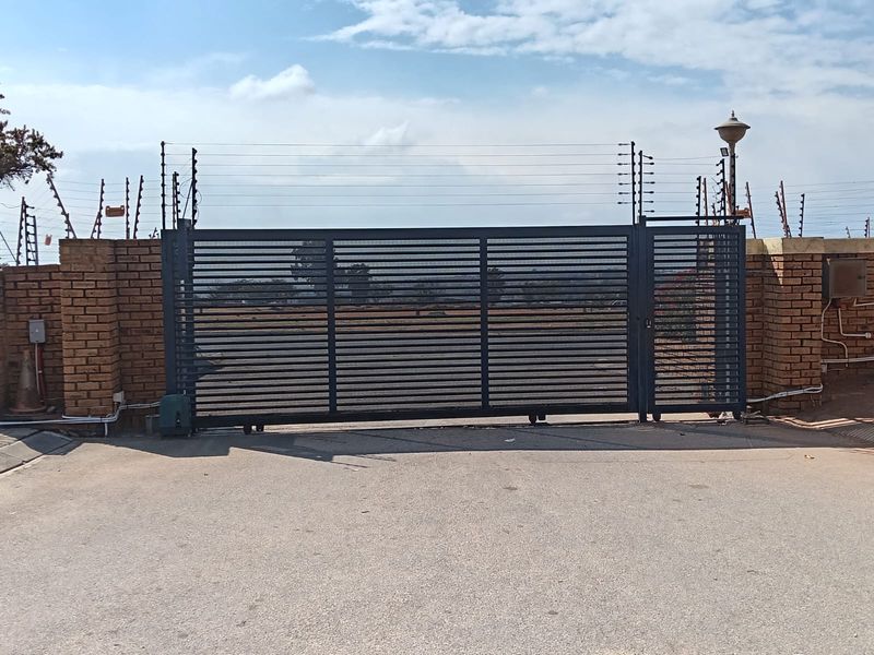 Two Bedroom, One bathroom, First floor apartment for Sale. - Photo 6