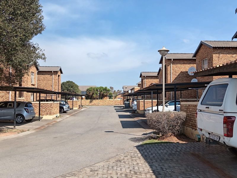 Two Bedroom, One bathroom, First floor apartment for Sale. - Photo 7