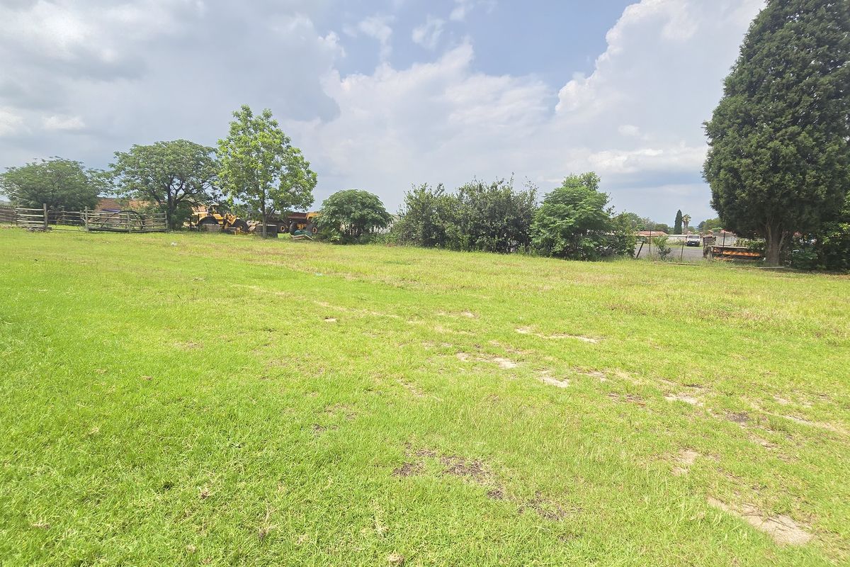 "Charming Smallholding with Cottages & Thriving Farmland" - Photo 2