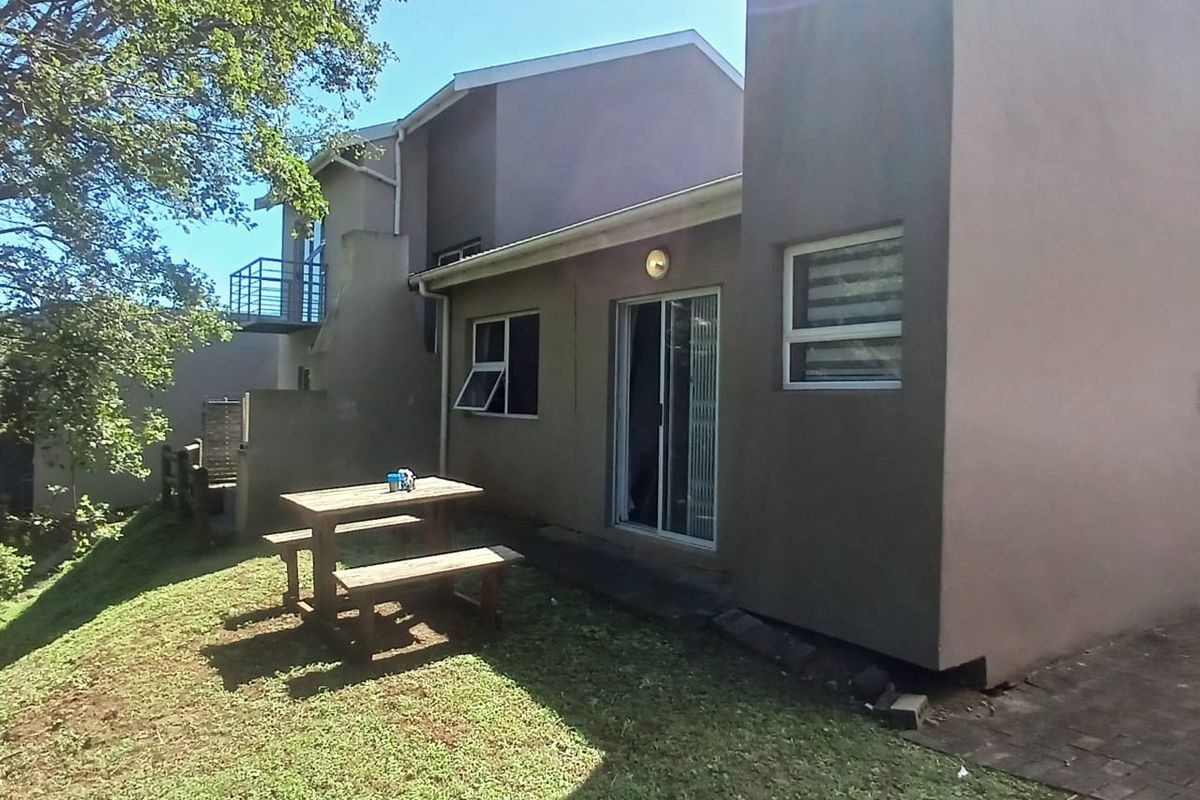 2-Bedroom,  1- Bathroom Townhouse in a Secure Complex in Bonnie Doon – Near Nahoon Beach - Photo 2